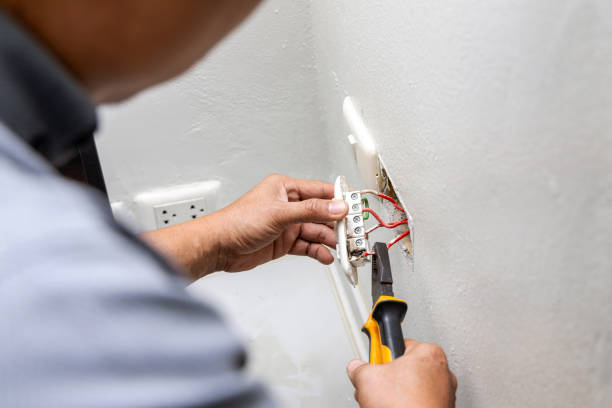 Best Affordable Emergency Electrician  in Holyoke, CO